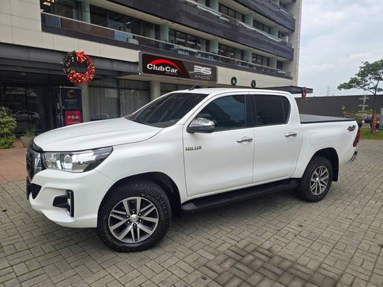 TOYOTA HILUX 2.8 SRV 4X4 CD 16V DIESEL 4P AUTOMÁTICO